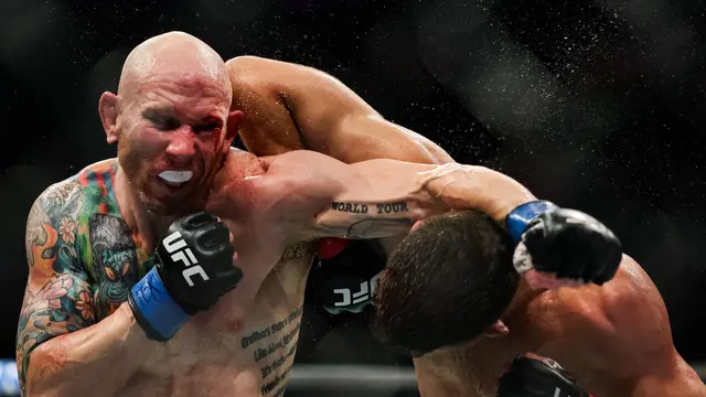 Petarung UFC, Josh Emmett (kiri)