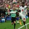 Pemain depan Timnas Inggris #20, Noni Madueke, mengontrol bola selama pertandingan Grup L Piala Dunia 2026 antara Inggris dan Kroasia di Stadion Dallas di Arlington pada 18 Juni 2026. (Paul ELLIS/AFP)