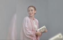 10 Potret Cantik Masayu Anastasia di Acara Wisuda Sang Anak, Penampilannya Mencuri Perhatian dalam Balutan Busana Tradisional