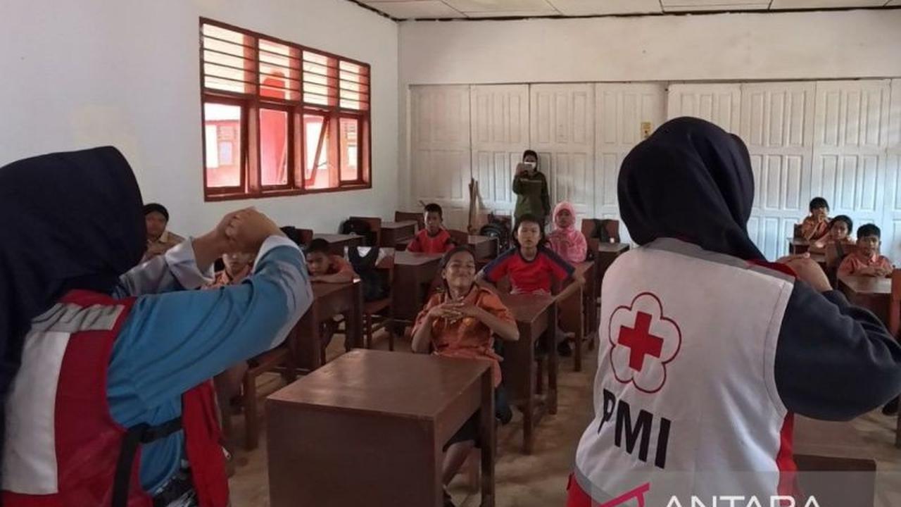 PMI Sumut Hadirkan Senyuman dan Dukungan Psikososial bagi Siswa Terdampak Bencana