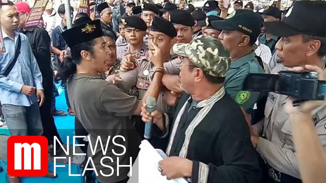 VIDEO: Aksi Saling Dorong Warnai Eksekusi Graha Gus Dur