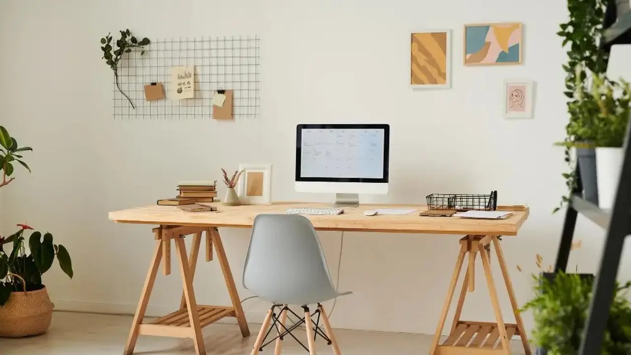 Tips Membuat Ruang Kerja yang Sederhana dan Minimalis di Rumah Agar WFH Lebih Nyaman