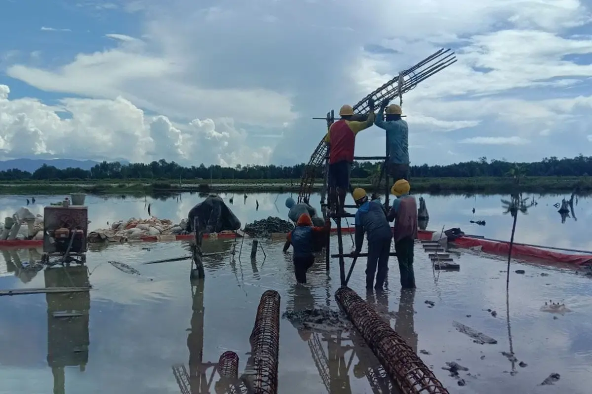 PLN secara khusus akan melakukan upaya percepatan pembangunan Saluran Udara Tegangan Tinggi (SUTT) 150 kV Selaru – Sebuku. (Dok PLN)