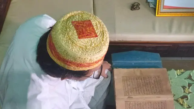 Melestarikan Alquran Tinta Emas Peninggalan Kesultanan Palembang Darussalam