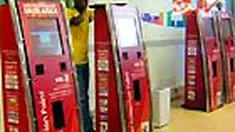 Sistem mesin tiket Piala dunia 2010 di Sandton, Afsel, rusak dan tak dapat berfungsi. Kerusakan ini membuat pencinta bola tak bisa mendapat tiket. 