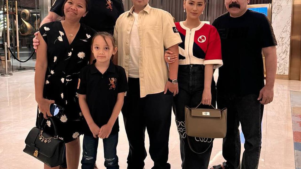Kini Makin Gondrong, 9 Potret Ivander Damares Anak Inul Daratista yang Akui Ingin Main Sinetron dan Bisnis - Sang ibu Beri Persyaratan