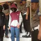 Polres Sleman, DIY, meringkus enam pelajar berusia 17 tahun yang diduga sebagai provokator dan pelempar bom molotov. (Liputan6.com/Switzy Sabandar)