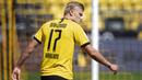 Ekspresi striker Borussia Dortmund, Erling Haaland, saat melawan Hoffenheim pada laga Bundesliga di Stadion Signal-Iduna-Park, Sabtu (27/6/2020). Dortmund takluk 4-0 dari Hoffenheim. (AP/Bernd Thissen)
