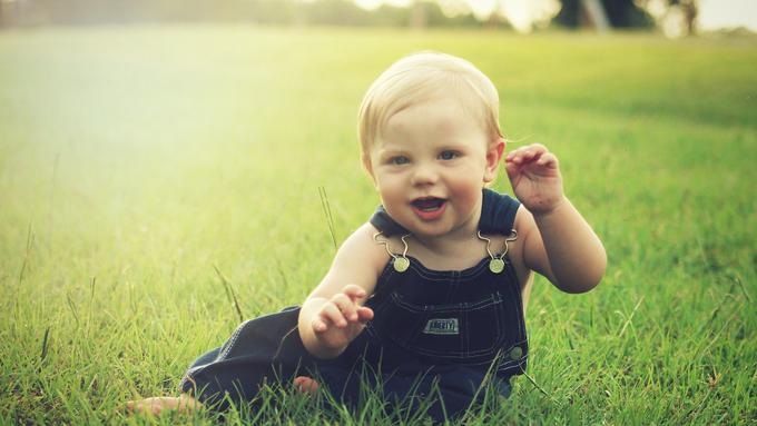  Berat  Badan Ideal  Bayi  Laki laki dan Perempuan dari Usia 1 