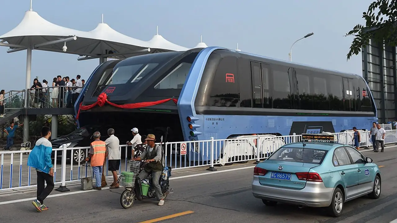 [Bintang] Atasi Macet, Transit Elevated Bus di China Mulai Beroperasi
