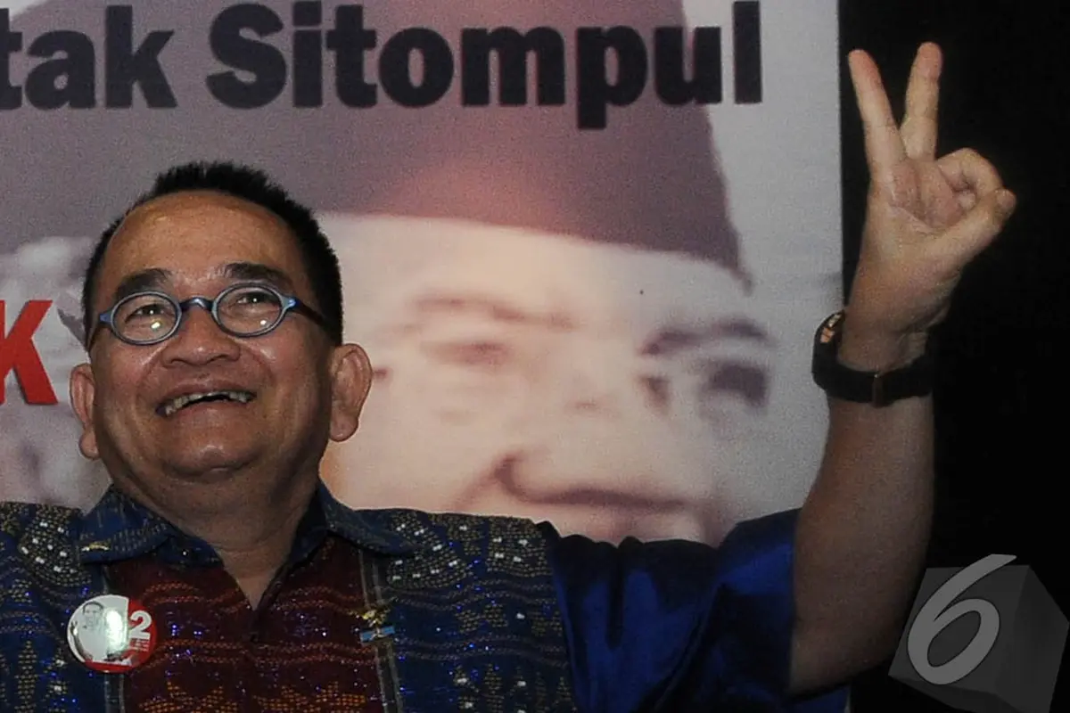 Ruhut Sitompul Berbalik Dukung Jokowi