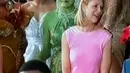 Di balik kemewahan gala Emmys 2024, ada sosok misterius yang berdandan nyentrik serba hijau ala green goblin. Kehadirannya bikin heboh publik saat berlalu lalang di red carpet. [@poppyprincesspoppy]