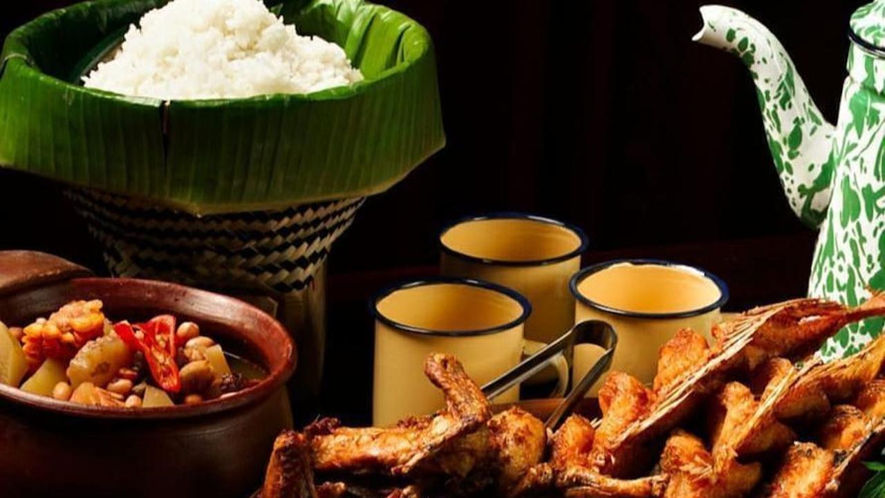 Menyuguhkan menu bancakan khas Sunda