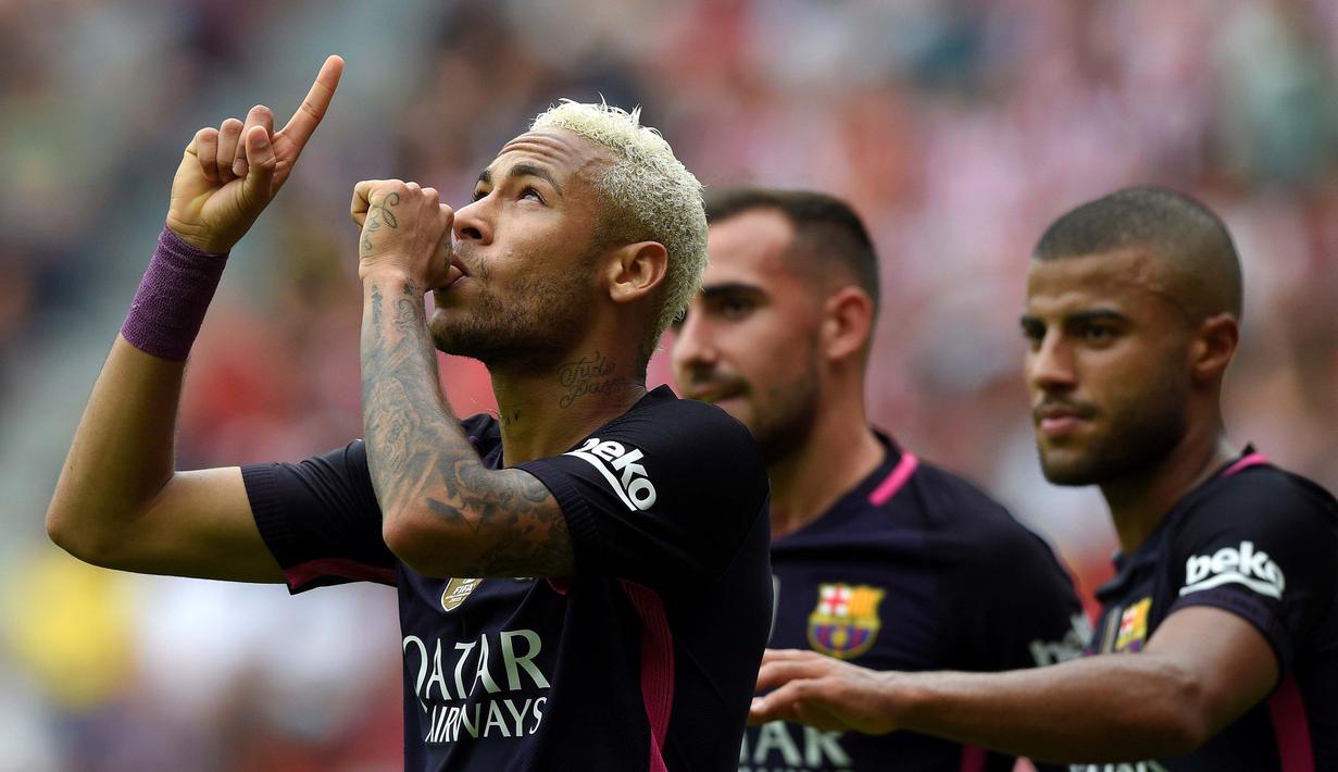 Gaya  Neymar merayakan gol saat timnya melawan Sporting Gijon pada lanjutan La Liga Spanyol di Stadion El Molinon, Gijon, Sabtu (24/9/2016) WIB. (REUTERS/Eloy Alonso)