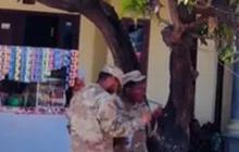 Momen Langka Tentara AS  Keciduk Jajan Pop Ice Waktu Latihan Gabungan, Warganet 'US Army Pernah Jajan di Sini