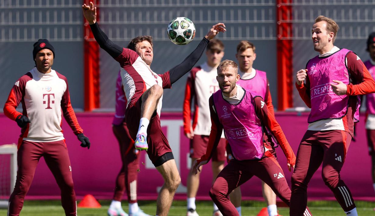 Pemain Bayern Munchen saat mengikuti sesi latihan pada 7 April 2025. (Alexandra BEIER/AFP)
