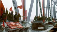 Tentara Soviet mundur dari Afghanistan pada 15 Februari 1989. (AFP/Arsip)