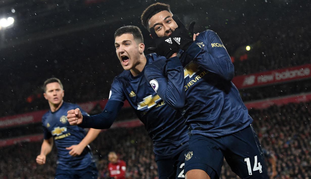 Jesse Lingard (kanan) dipinjamkan oleh Manchester United menuju West Ham United untuk mendapatkan jam bermain yang cukup. Dirinya mampu tampil apik untuk meningkatkan peluangnya bermain di MU dan terbukti dari laga pramusim yang dilakoninya. (Foto: AFP/Paul Ellis)