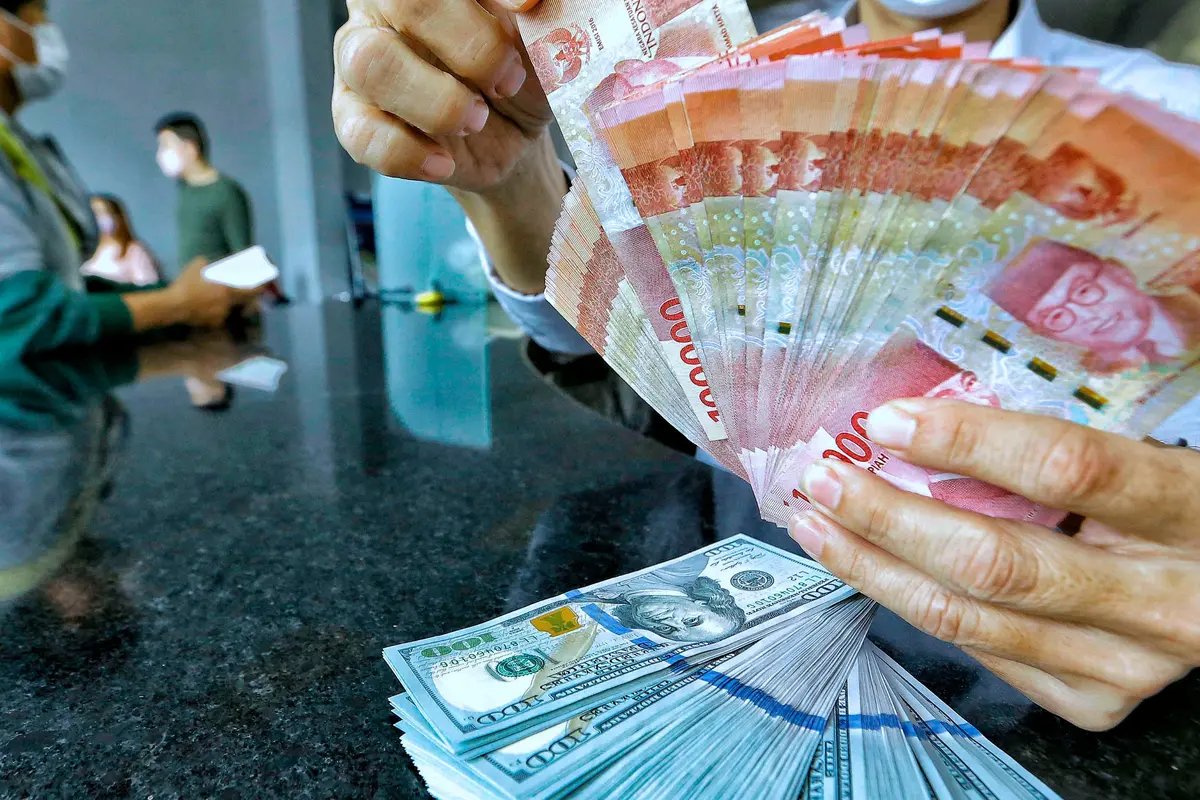 nilai rupiah melemah terhadap dollar