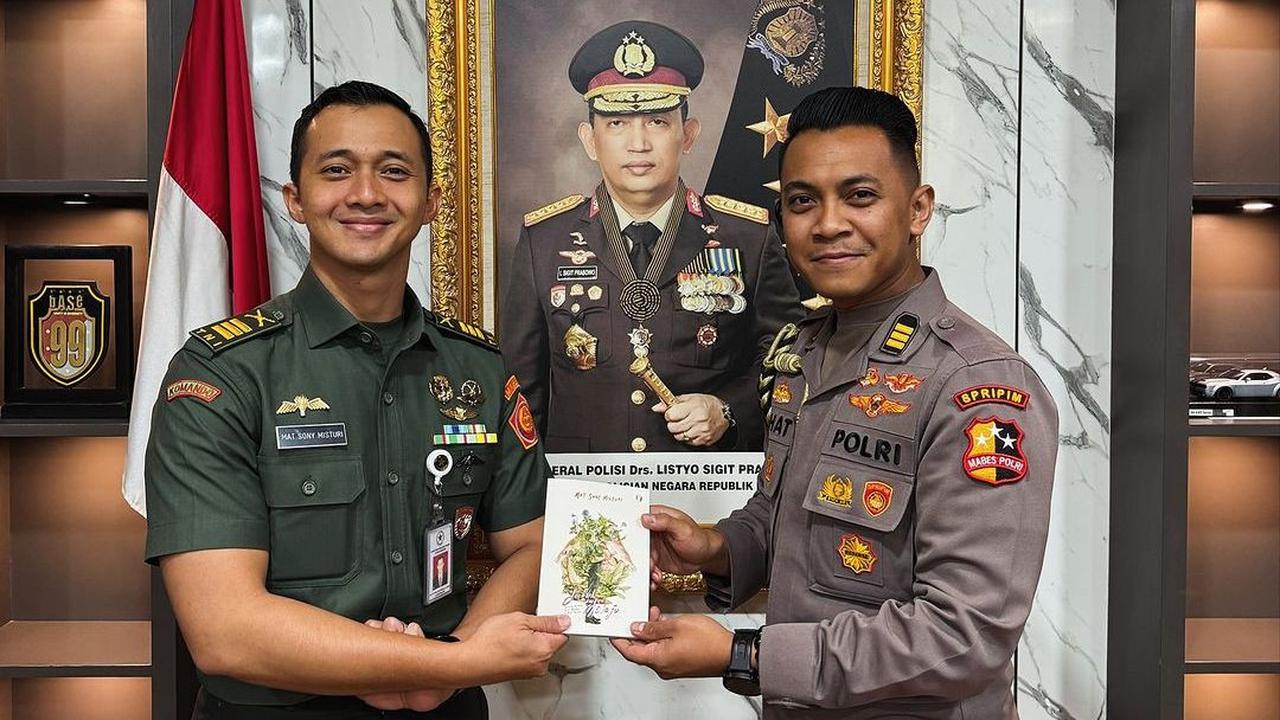 "Terima kasih Bang atas kerja sama yg luar biasa selama ini. Hormat Kaka Asuh…🫡🫡🫡 Komando...!!! Salam Presisi….🙏🏾😇," tutupnya. <br>