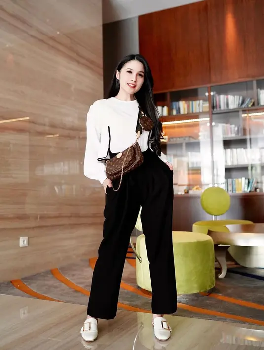 (Instagram/sandradewi88)