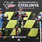 Alex Rins (paling kanan) saat finis ketiga pada balapan MotoGP Catalunya, 27 September 2020. (AP Photo/Joan Monfort)