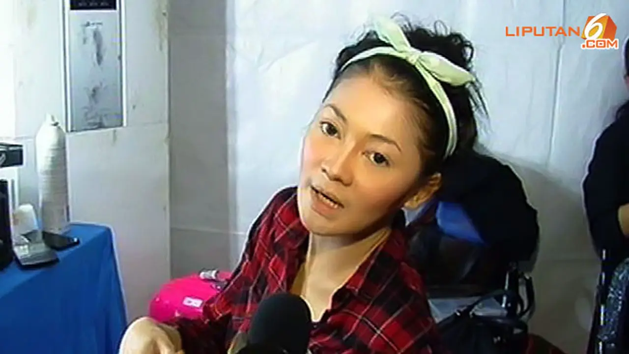 indah-dew-130929b.jpg