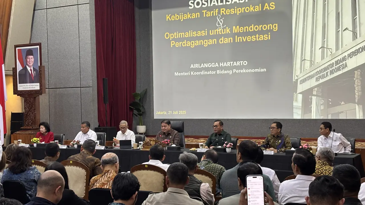 Sosialisasi Kebijakan Tarif Resiprokal AS dan Optimalisasi unfuk Mendorong Perdagangan dan Investasi, di Kemenko Perekonomian, Jakarta, Senin (21/7/2025). (Foto: Liputan6.com/Tira Santia)