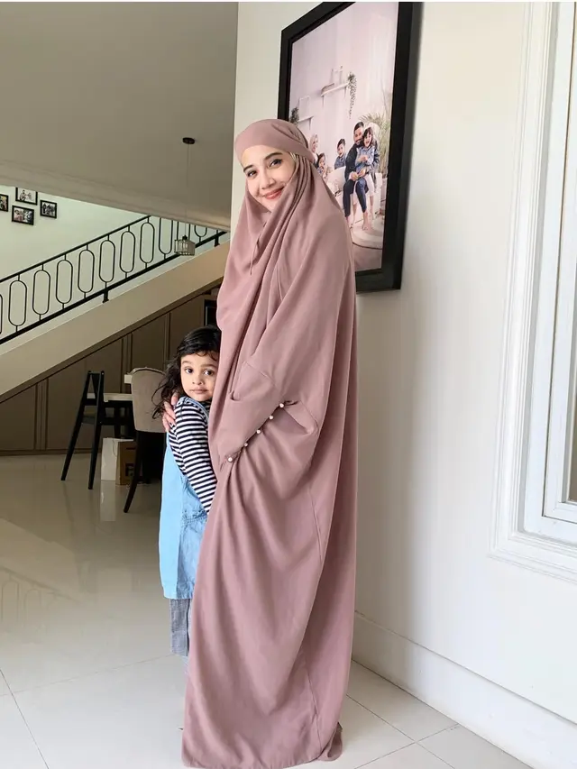 Bak Anak Kandung, Ini 5 Potret Hangat Zaskia dan Anak Shireen Sungkar