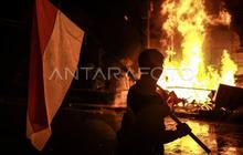 Fakta Mengejutkan! Dua Halte Transjakarta Terbakar dalam Aksi Unjuk Rasa di Jakarta