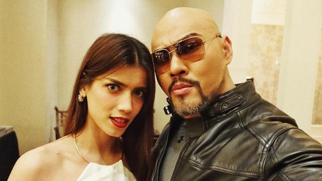Deddy Corbuzier Dicium Jessica Iskandar Ini Reaksi Pacar Showbiz Liputan6 Com