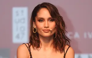 Cinta Laura Beri Bekal untuk Finalis Genera Z Berbakti 2026, Empat Tim Terbaik Siap Terjun ke Desa Wisata