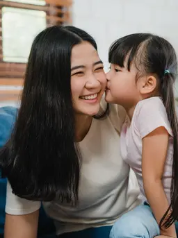 Menjadi seorang working mom memang menjadi tantangan yang cukup berat, tetapi Sahabat Fimela pasti bisa menjalaninya. (Foto: Freepik/freepik)