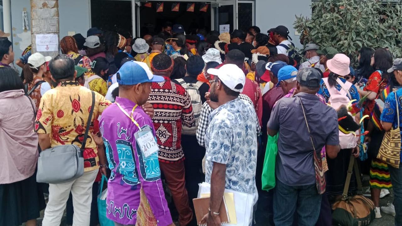 Warga Lintasi PLBN Skouw Jayapura Melonjak saat Kunjungan Paus Fransiskus ke Vanimo PNG
