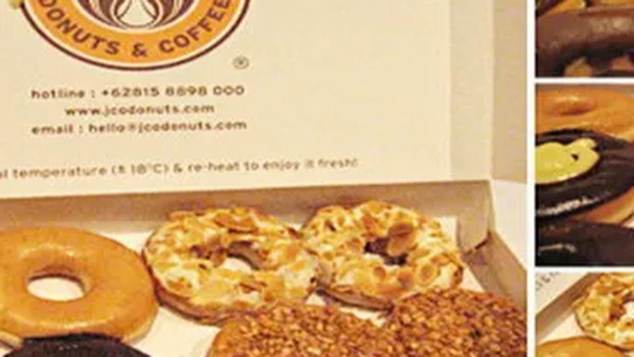 Bagi Anda yang tertarik membuka cabang, manajemen franchise J.CO Donuts Indonesia menerapkan penawaran yang cukup unik. Caranya, Anda pertama diminta untuk mengisi formulir yang ada di website resminya.