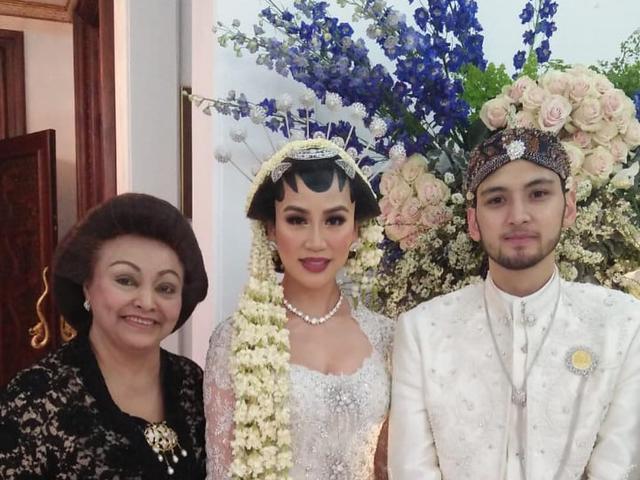 Tienuk Ibu Ani Minta Saya Rias Ibas Aliya