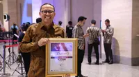 Bank bjb raih Platinum Award dalam ajang Indonesia Corporate Secretary & Corporate Communication Award yang diadakan oleh Majalah Economic Review