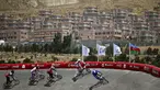 Para atlet BMX sedang berlomba dalam Pesta Olah Raga Eropa 2015 di Baku, Azerbaijan, (26/6). (REUTERS/Kai Pfaffenbach)