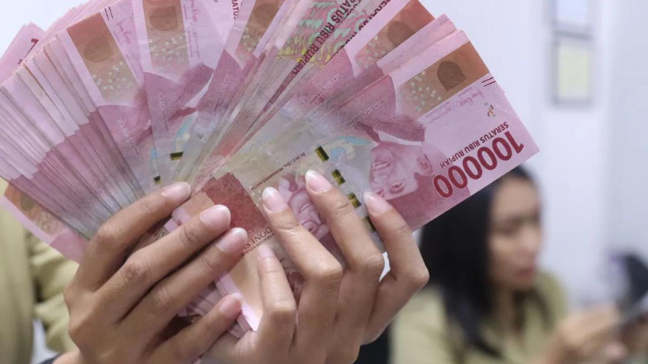 Mendapatkan pendapatan dengan nominal cukup tinggi, menjadi impian semua pekerja saat ini.