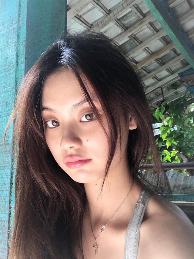 7 Potret Terbaru Gege Elisa Disebut Mirip Jennie Blackpink Hot