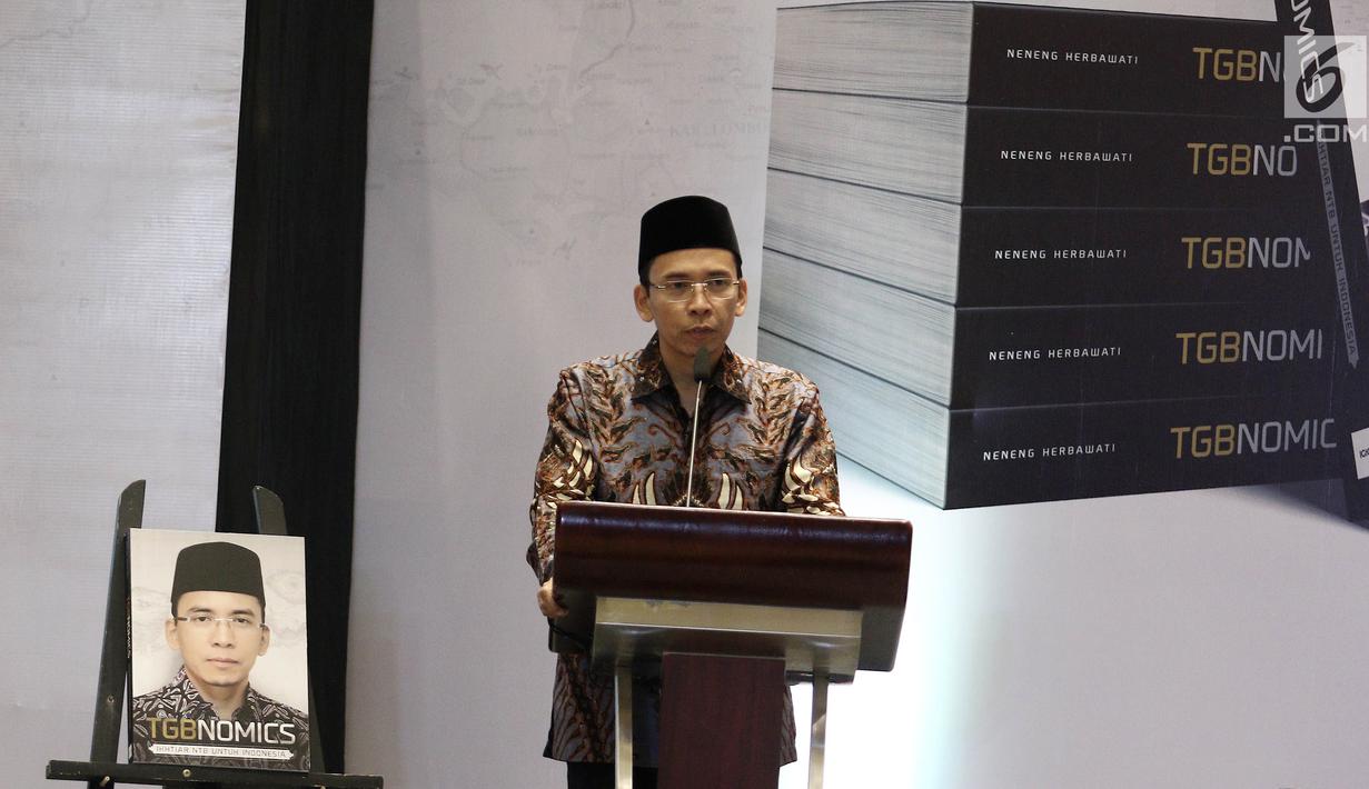 Gubernur NTB, TGB Muhammad Zainul Majdi memberi sambutan pada acara penggalangan dana untuk Lombok-Sumbawa di Jakarta, Jumat (14/9). Acara tersebut bersamaan dengan peluncuran buku TGBNomics. (Liputan6.com/Herman Zakharia)