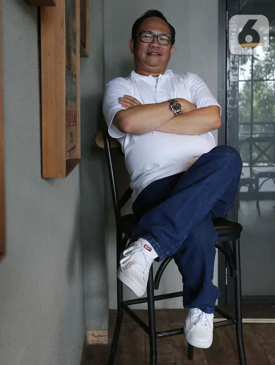 Direktur Operasional PT Mapel Teknologi Indonesia Tommi P M Hutapea saat sesi foto usai peluncuran platform Mapel di Jakarta, Minggu (15/3/2020). Mapel memasang target di bisnis online marketplace. (Liputan6.com/Fery Pradolo)