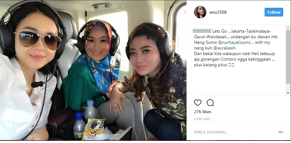 Jalan-jalan pakai helikopter, camilan Aura Kasih tetap combro (Foto: Instagram)