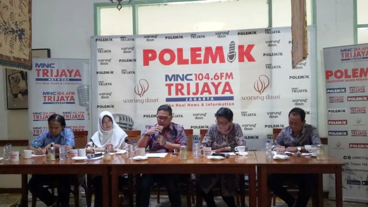 Diskusi Warung Daun