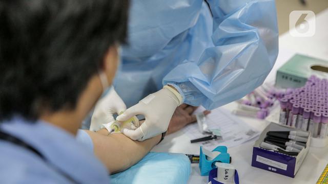 Melihat Tes Serologi COVID-19 untuk Petugas Medis