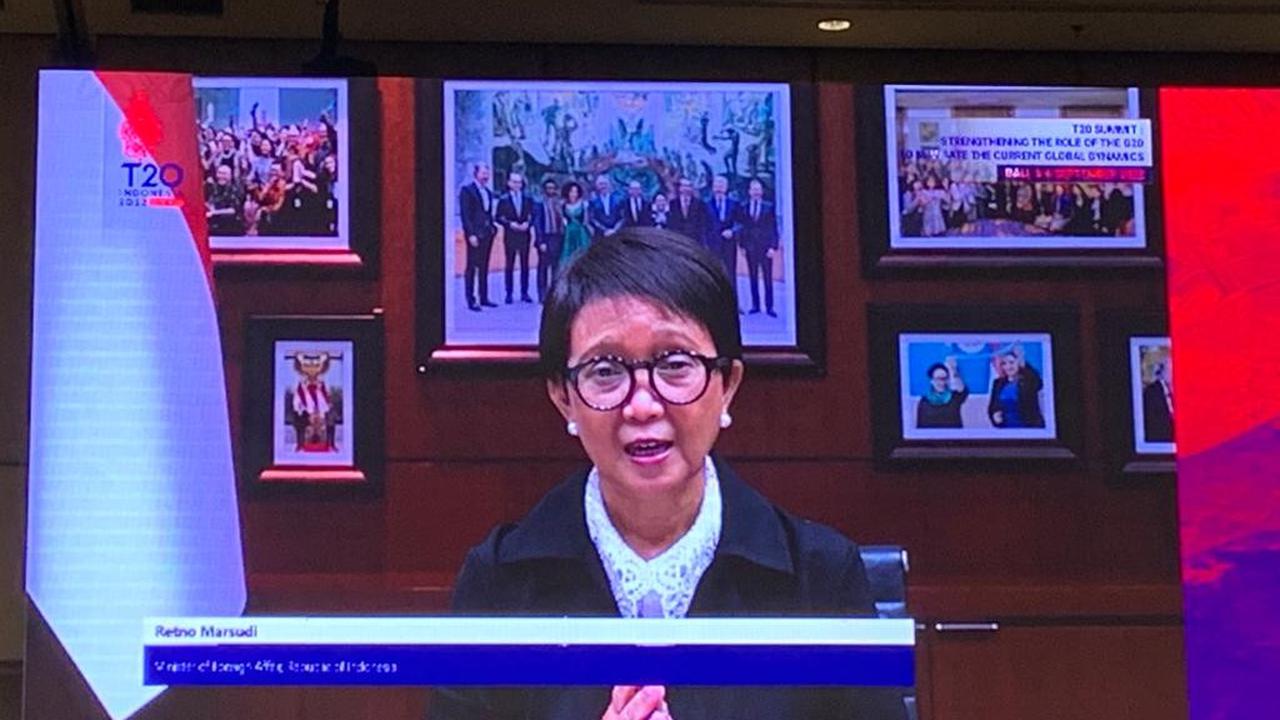 Menlu Retno Marsudi dalam menyampaikan pidato pembuka di KTT T20 yang diadakan di Nusa Dua, Bali pada 4-6 September 2022. (Liputan6/Benedikta Miranti T.V)