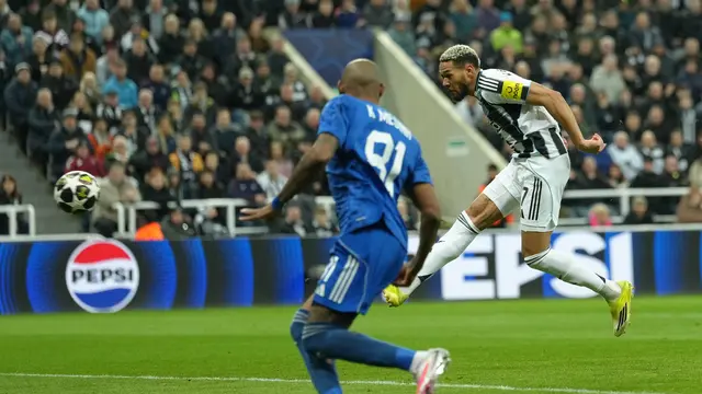 Momen Joelinton mencetak gol di laga Newcastle vs Qarabag di leg kedua playoff Liga Champions 2025/2026 di St. James Park, Rabu (25/02/2026) dini hari WIB.
