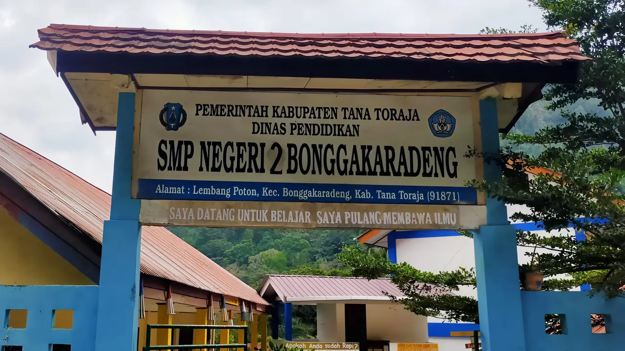 Polemik 7 Siswi SMPN 2 Bonggakaradeng Diminta Lepas Jilbab oleh Kepala Sekolah