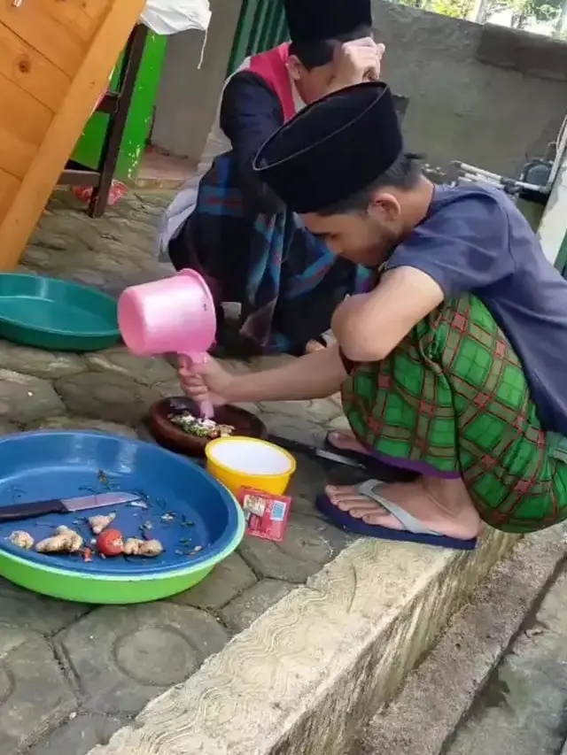 6 Alih Fungsi Gayung Mandi Ini Bikin Tepuk Jidat, Punya Banyak Kegunaan