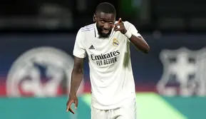 Real Madrid Minta Antonio Rudiger Angkat Kaki dari Santiago Bernabeu